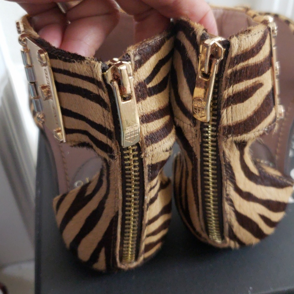 Shoes - Picture 3 of 6